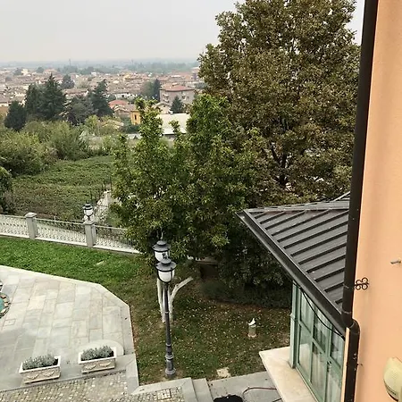 Konukevi Lucrezia Casteggio